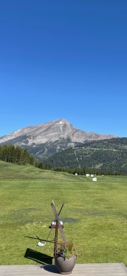 Yellowstone-Ski-Bag-Stand