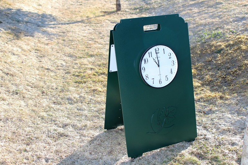 Yardage Clock Sign -Mayacama