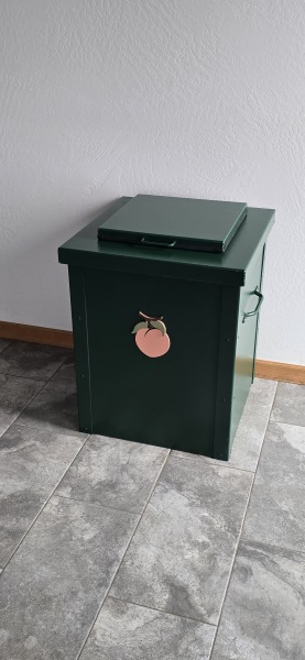 20-Gallon-Trash-Can-Enclosure