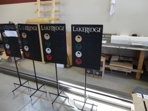 lakeridge-par-3-yardage-signs-300x225