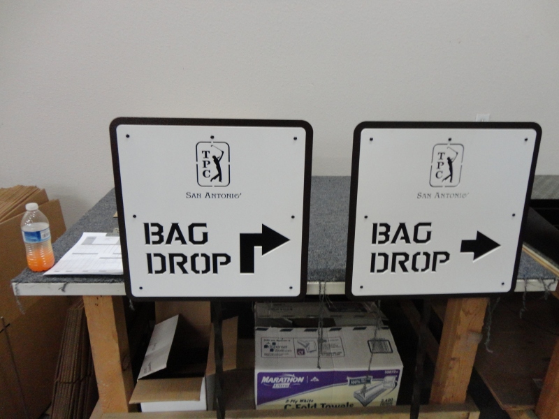 tpc-san-antonio-bag-drop-signs