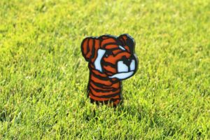 tee-markers-tiger-woods