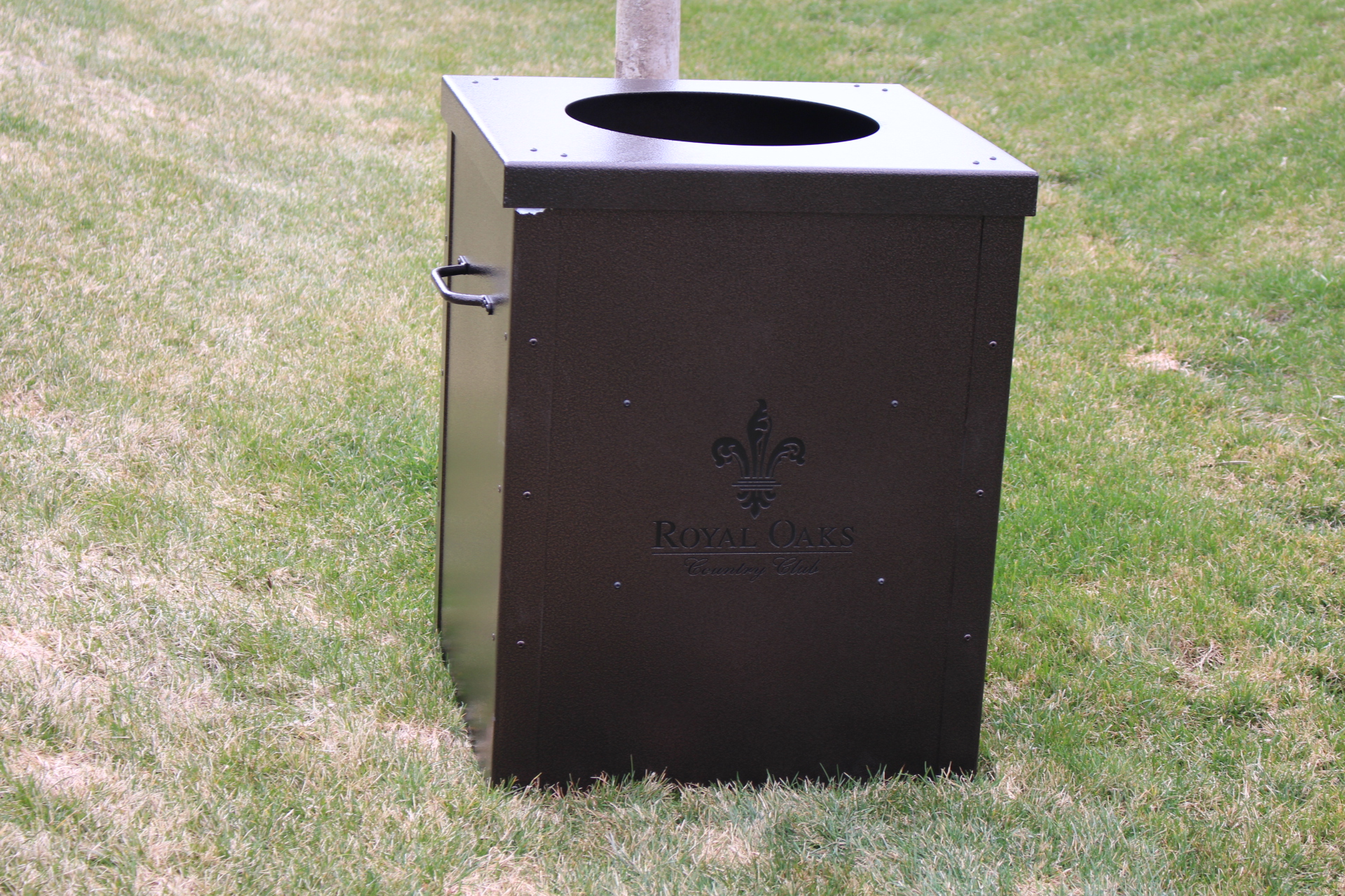 Trash Cans for Golf Courses --Royal Oaks