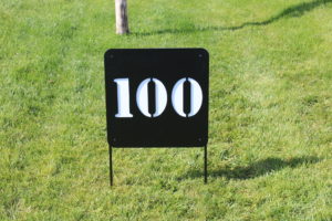 upright-yardage-sign